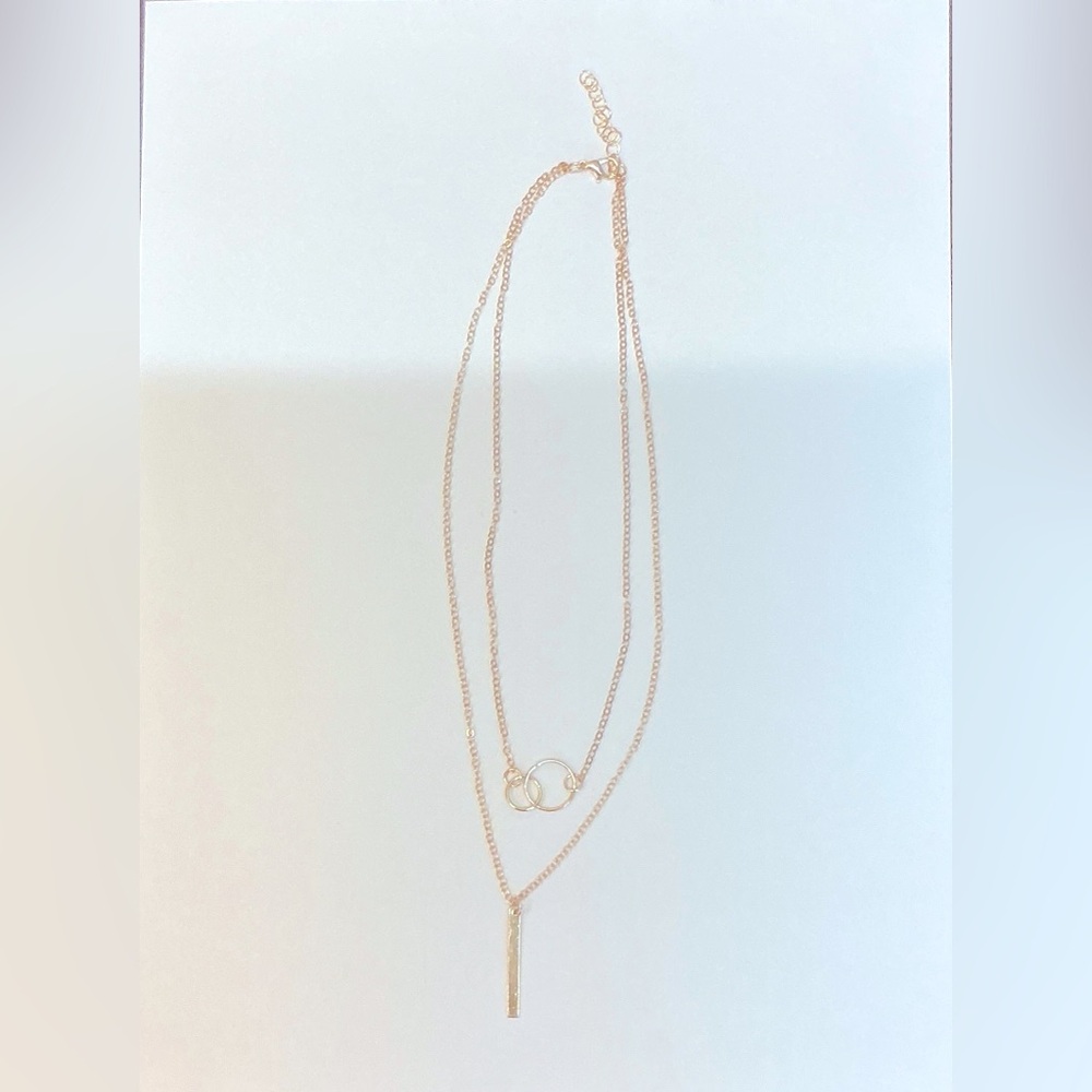 Elegant Gold Layered Necklace
